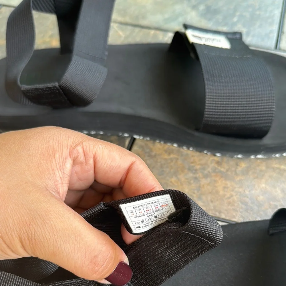 The North Face Black Slide Sandals Minimalist Design - Picture 5 of 5